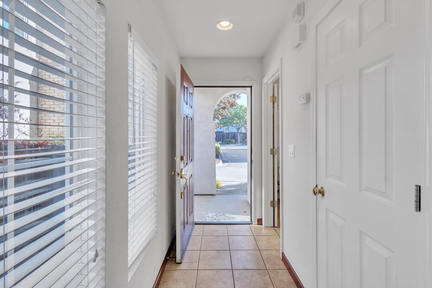 Detail Gallery Image 7 of 48 For 3431 Monogram St, San Leandro,  CA 94577 - 3 Beds | 2/1 Baths