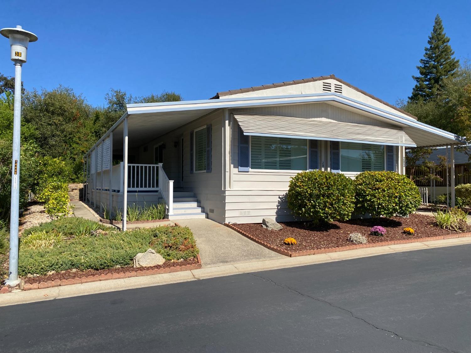 Detail Gallery Image 4 of 50 For 283 Northwood Dr, Folsom,  CA 95630 - 2 Beds | 2 Baths