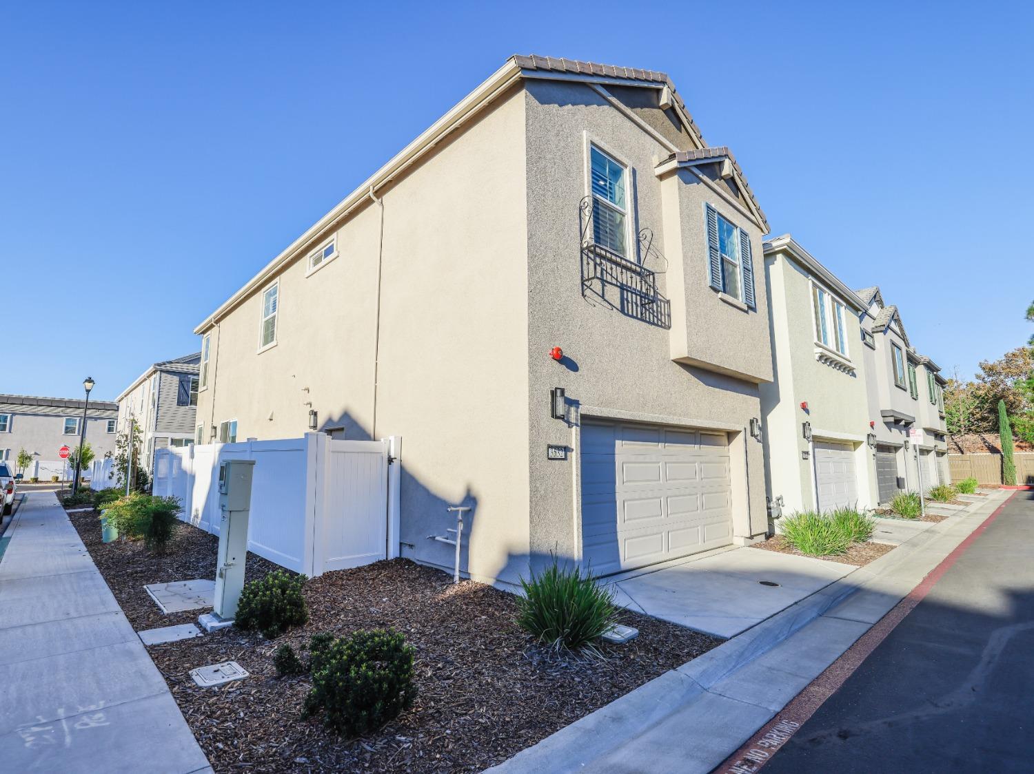 Detail Gallery Image 7 of 70 For 3532 Sparrow Ct, West Sacramento,  CA 95691 - 3 Beds | 2/1 Baths