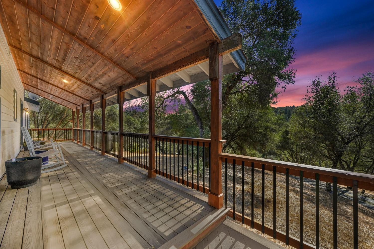 Detail Gallery Image 5 of 61 For 2827 Telemark Ct, Placerville,  CA 95667 - 3 Beds | 3 Baths