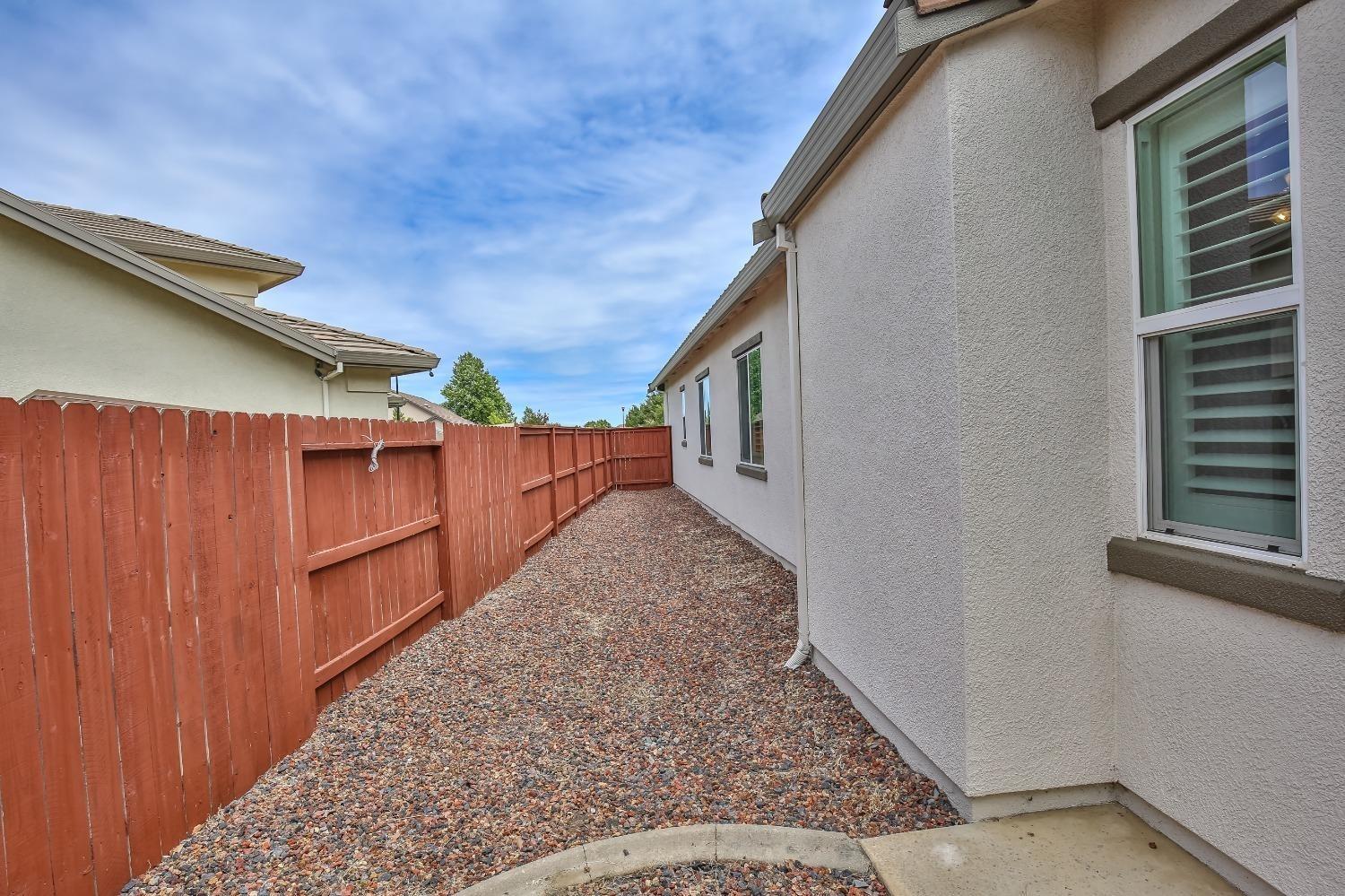 Detail Gallery Image 52 of 74 For 2040 Land End Loop, Roseville,  CA 95747 - 3 Beds | 2 Baths