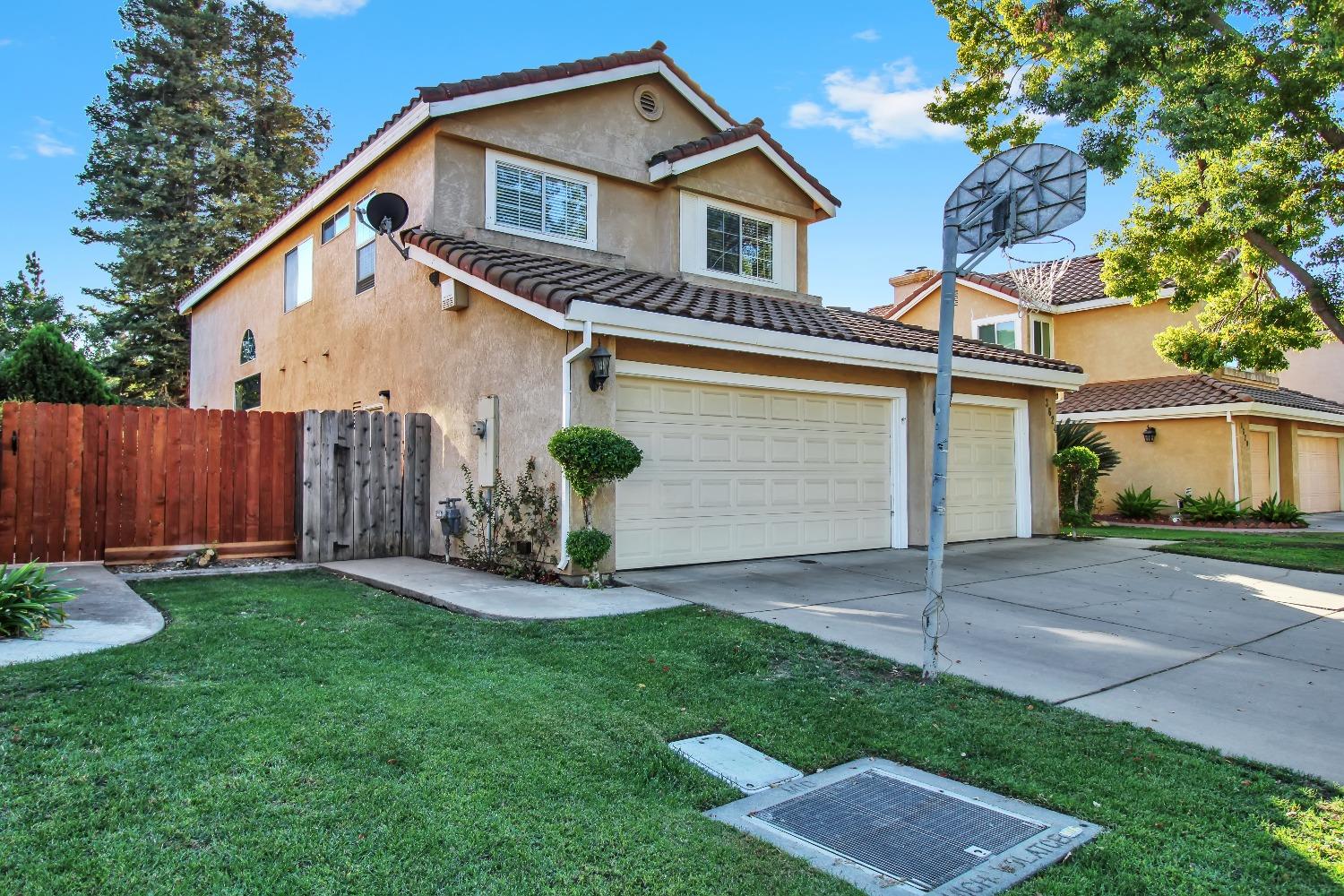 Detail Gallery Image 5 of 70 For 3624 Balfour Ln, Modesto,  CA 95357 - 4 Beds | 3 Baths