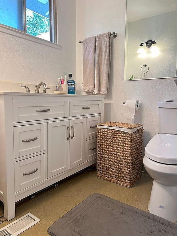 Detail Gallery Image 7 of 21 For 290 Upper Lake Rd, Auburn,  CA 95602 - 3 Beds | 2/1 Baths