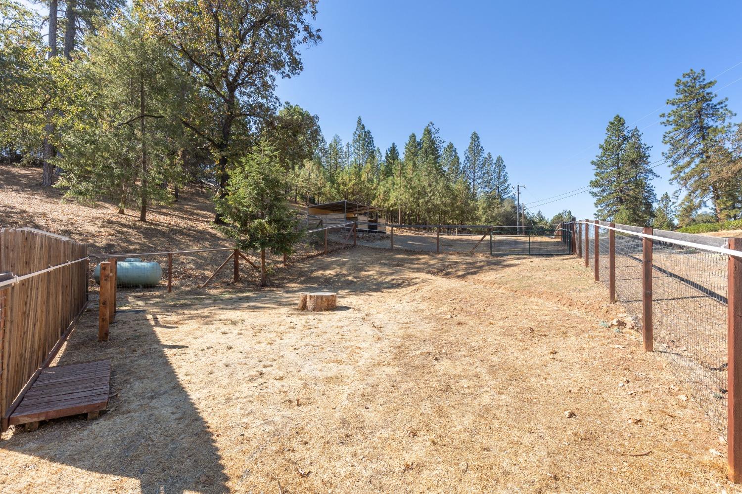 Detail Gallery Image 25 of 39 For 2742 Brown Bear Trl, Cool,  CA 95614 - 3 Beds | 2 Baths