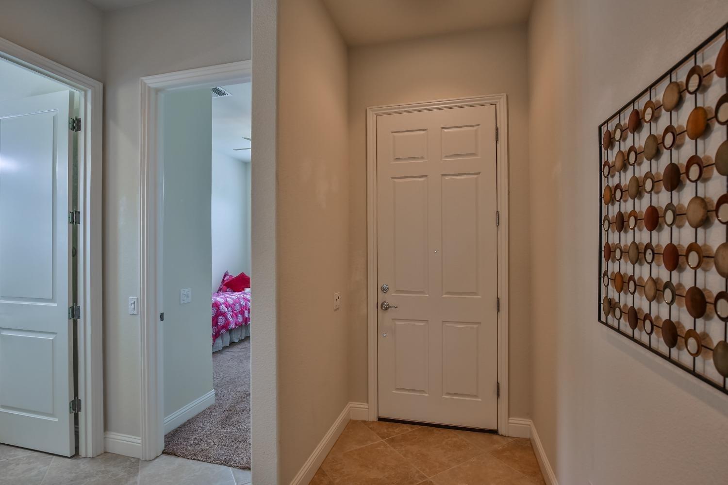 Detail Gallery Image 7 of 74 For 2040 Land End Loop, Roseville,  CA 95747 - 3 Beds | 2 Baths