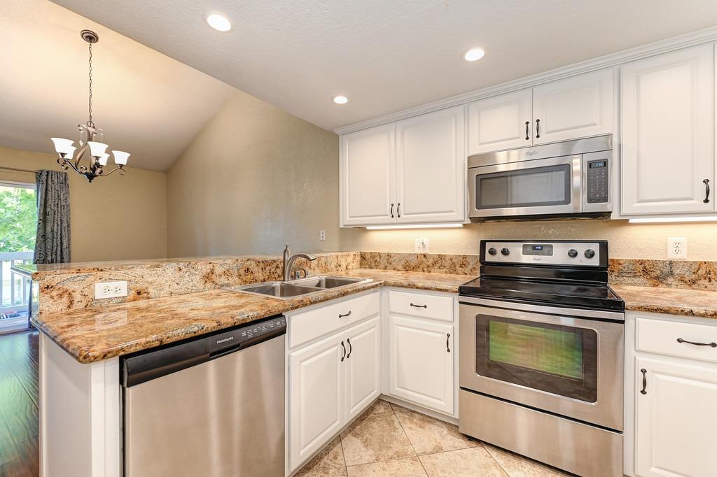 Detail Gallery Image 16 of 35 For 205 Live Oak Cir #48,  Roseville,  CA 95678 - 3 Beds | 2 Baths