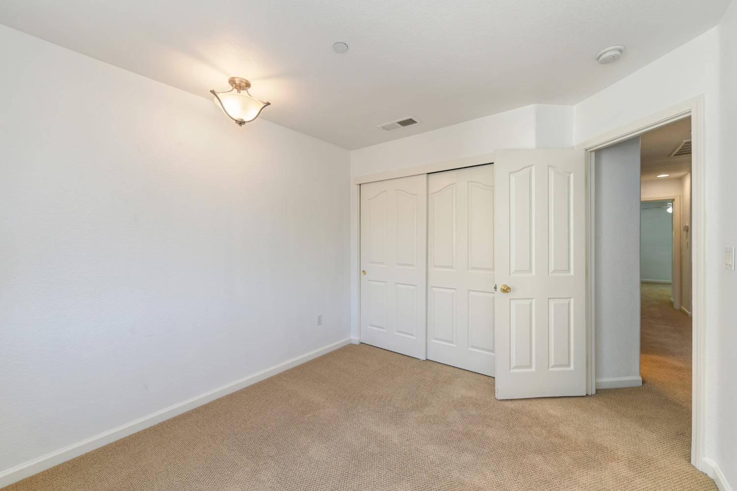 Detail Gallery Image 22 of 41 For 1608 Esplanade Cir, Folsom,  CA 95630 - 2 Beds | 2/1 Baths