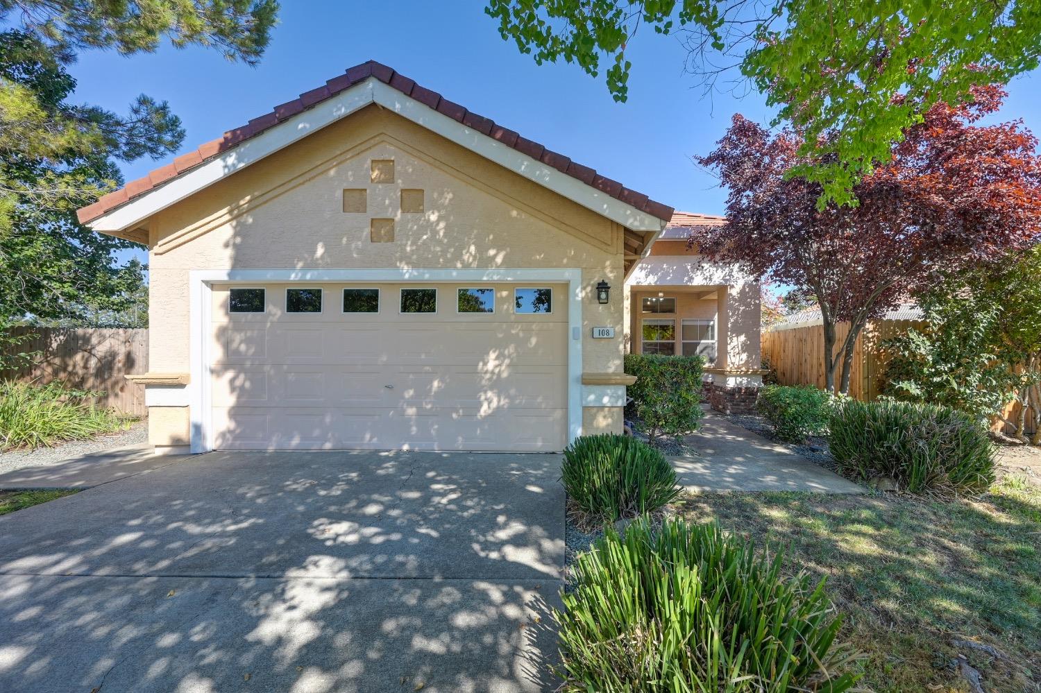 Detail Gallery Image 2 of 33 For 108 Tyrell Ct, Folsom,  CA 95630 - 3 Beds | 2 Baths