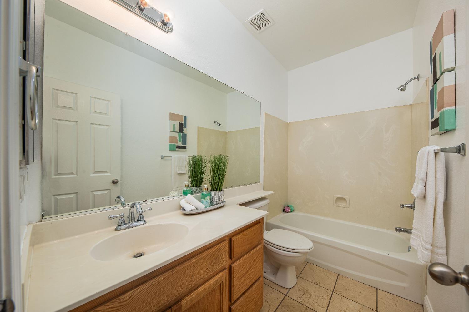 Detail Gallery Image 22 of 50 For 948 Monarch Ct, Manteca,  CA 95337 - 3 Beds | 2 Baths