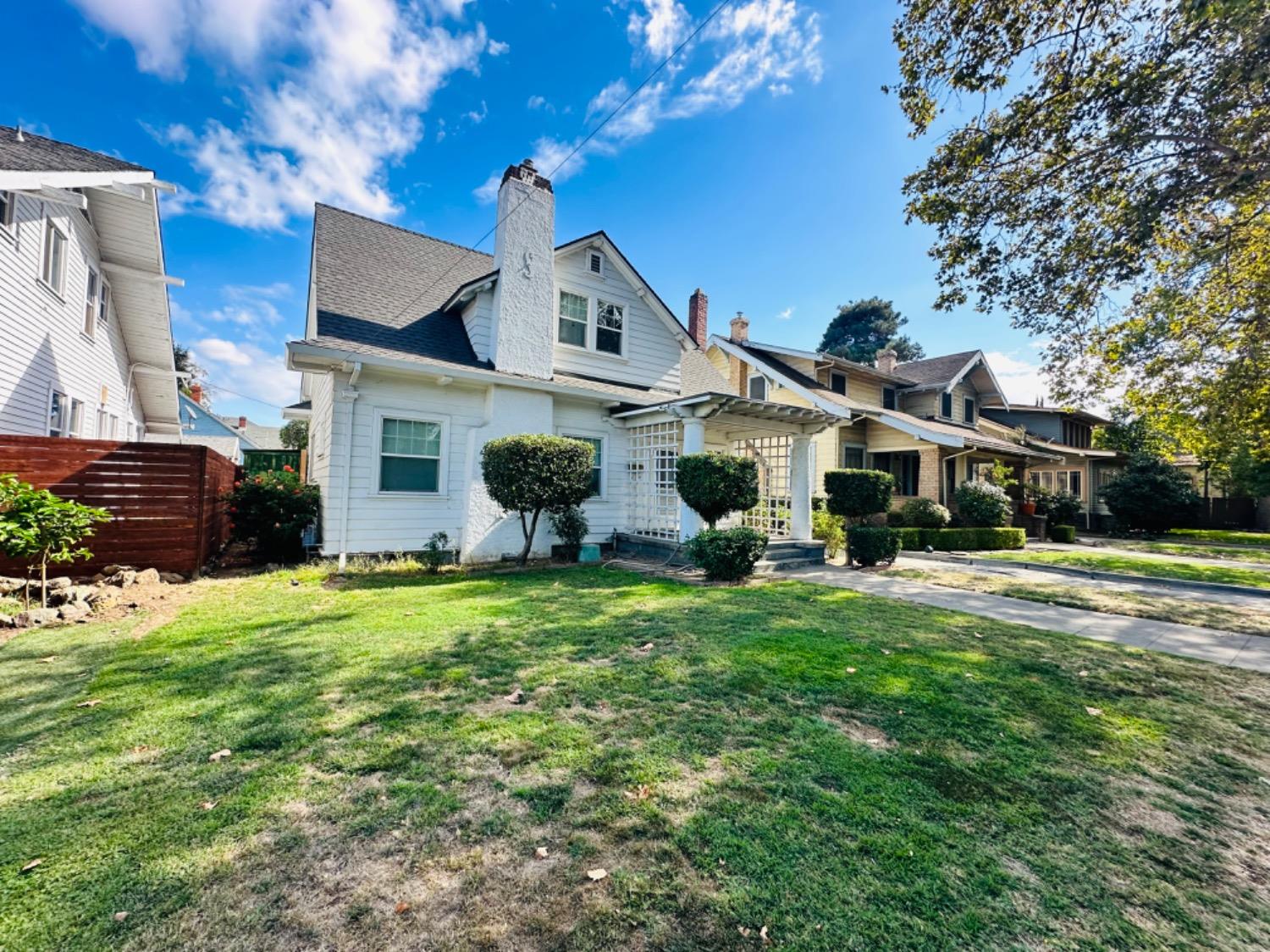 Detail Gallery Image 3 of 10 For 1036 N Baker St, Stockton,  CA 95203 - 3 Beds | 1/1 Baths