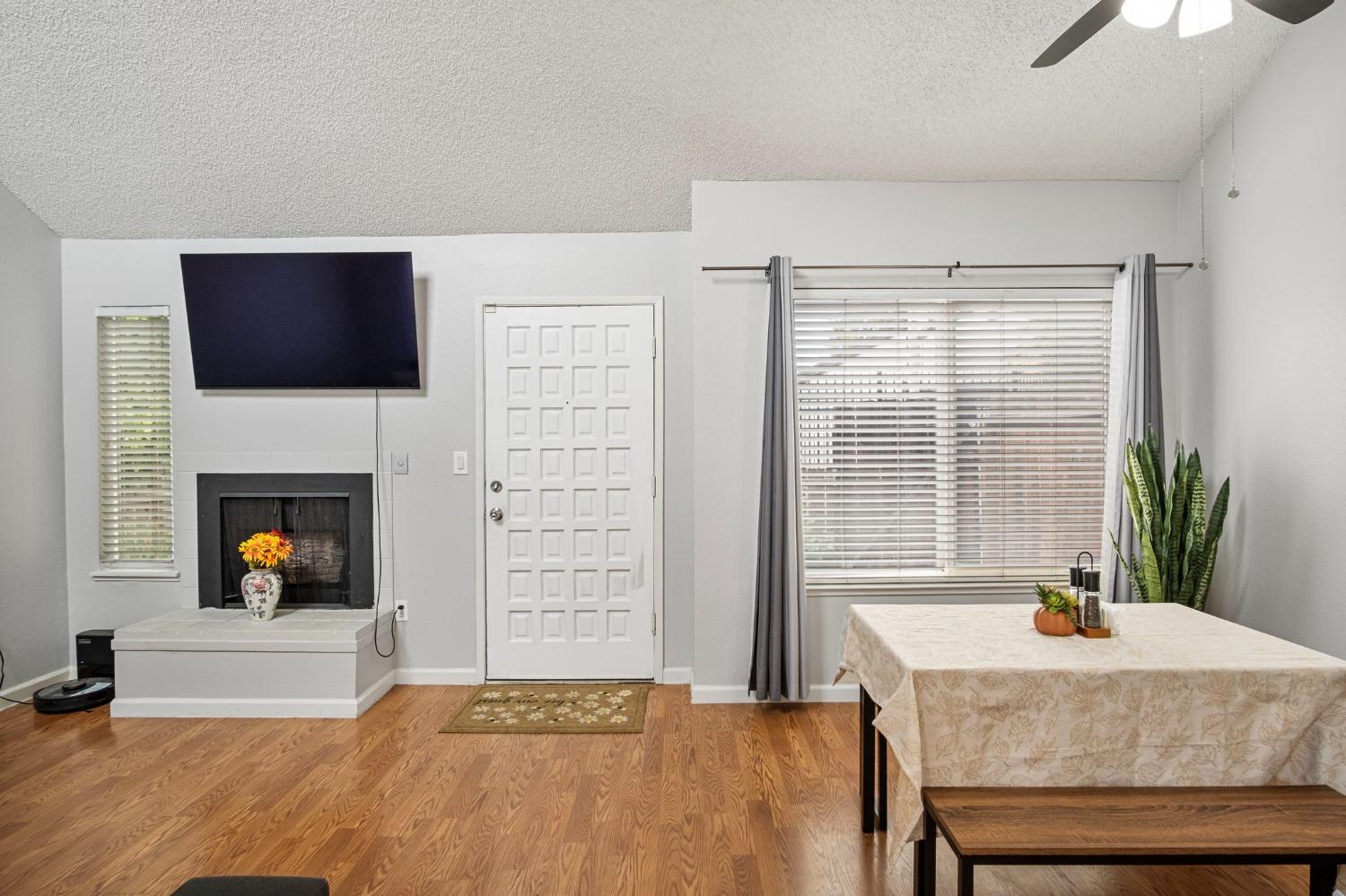 Detail Gallery Image 8 of 33 For 1414 Pajaro Ave #12,  Manteca,  CA 95336 - 2 Beds | 1/1 Baths