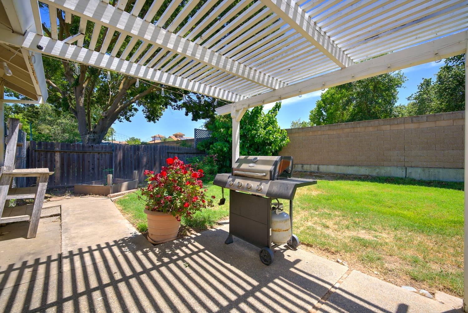 Detail Gallery Image 25 of 32 For 1314 Wendy Ct, Roseville,  CA 95661 - 3 Beds | 1/1 Baths