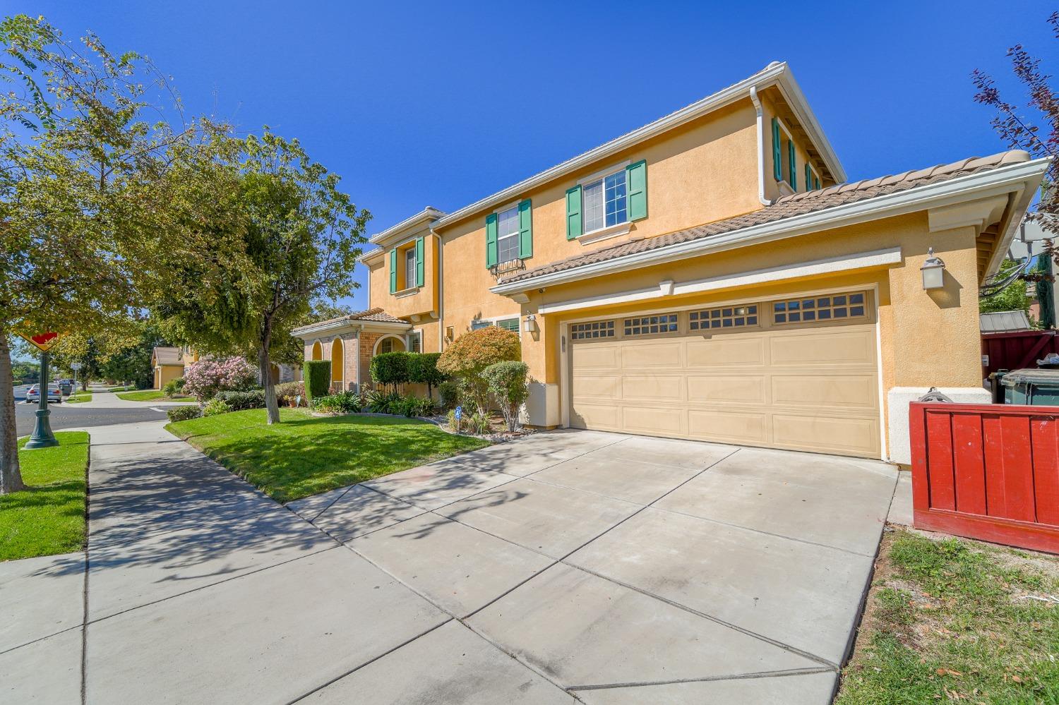 Detail Gallery Image 2 of 53 For 16738 Colonial Trail, Lathrop,  CA 95330 - 4 Beds | 3 Baths