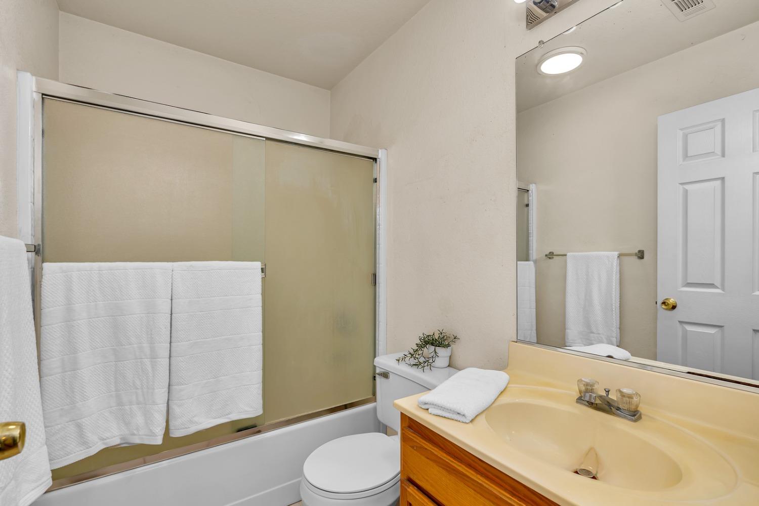 Detail Gallery Image 22 of 46 For 702 Harlequin Ct, Los Banos,  CA 93635 - 4 Beds | 2/1 Baths