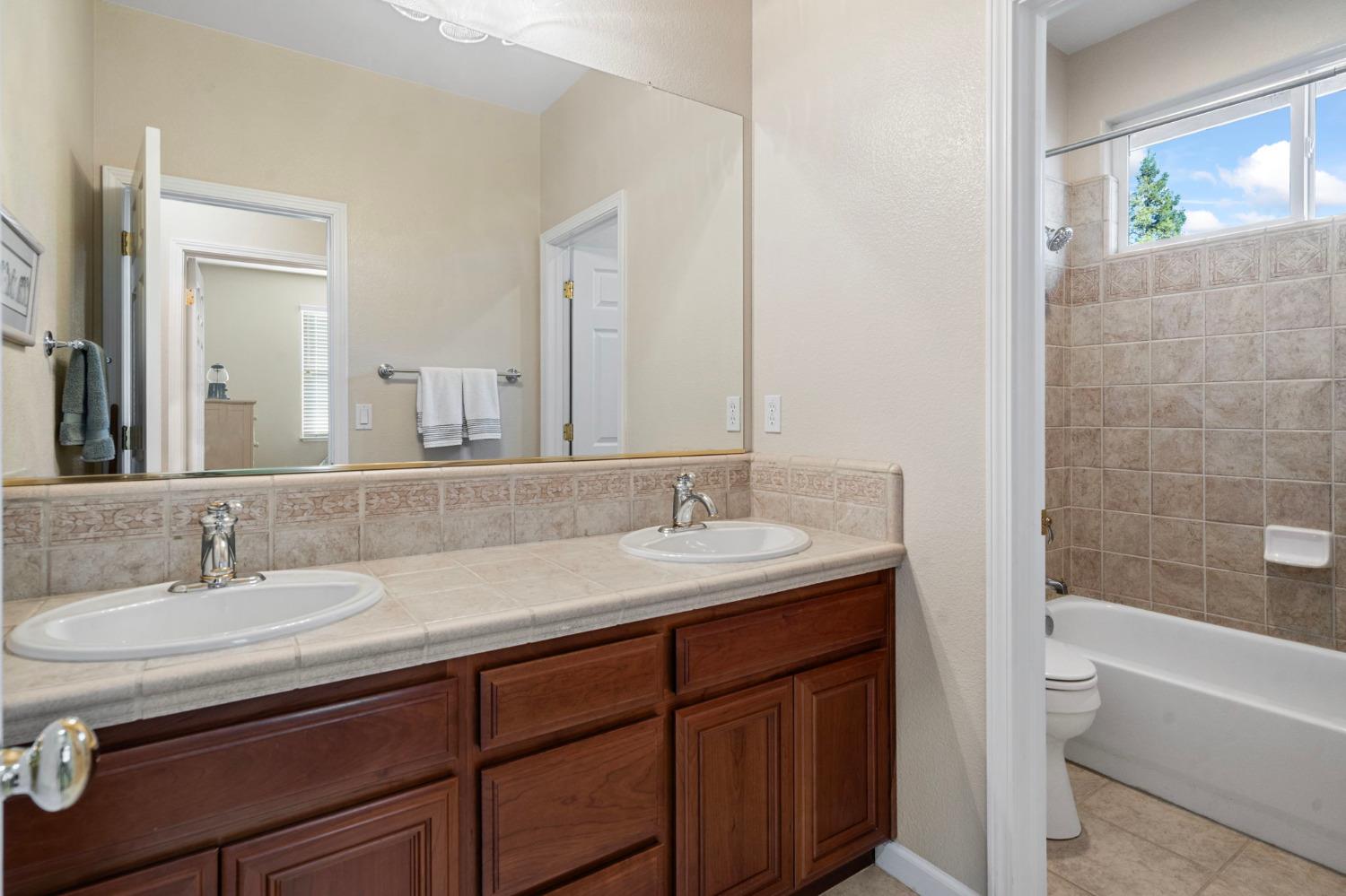 Detail Gallery Image 42 of 74 For 2577 Baigorry Ct, Tracy,  CA 95304 - 4 Beds | 2/1 Baths