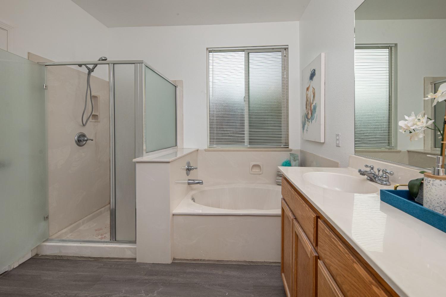 Detail Gallery Image 27 of 50 For 948 Monarch Ct, Manteca,  CA 95337 - 3 Beds | 2 Baths