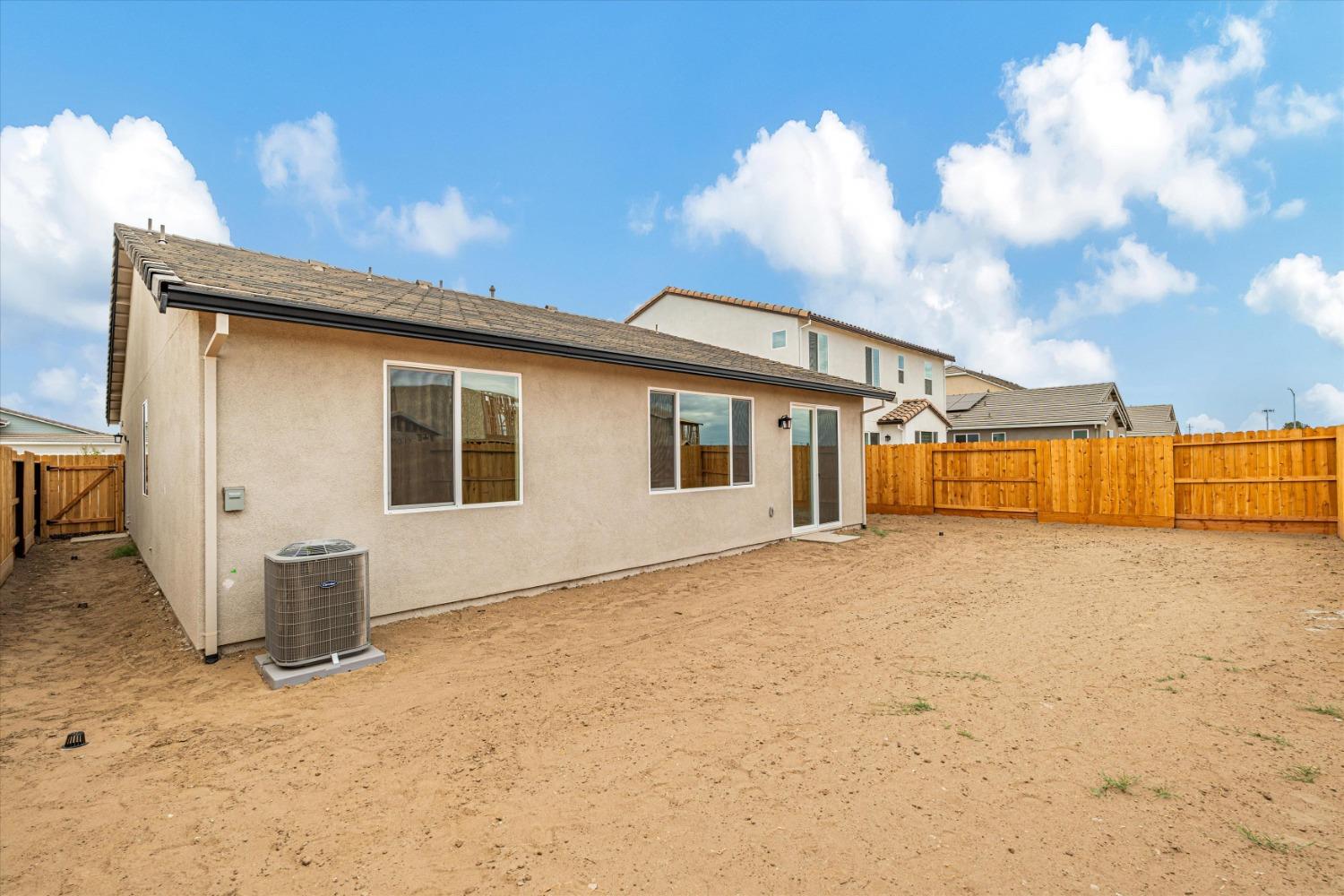 Detail Gallery Image 16 of 17 For 860 Rosazzo Ln, Manteca,  CA 95337 - 3 Beds | 2/1 Baths