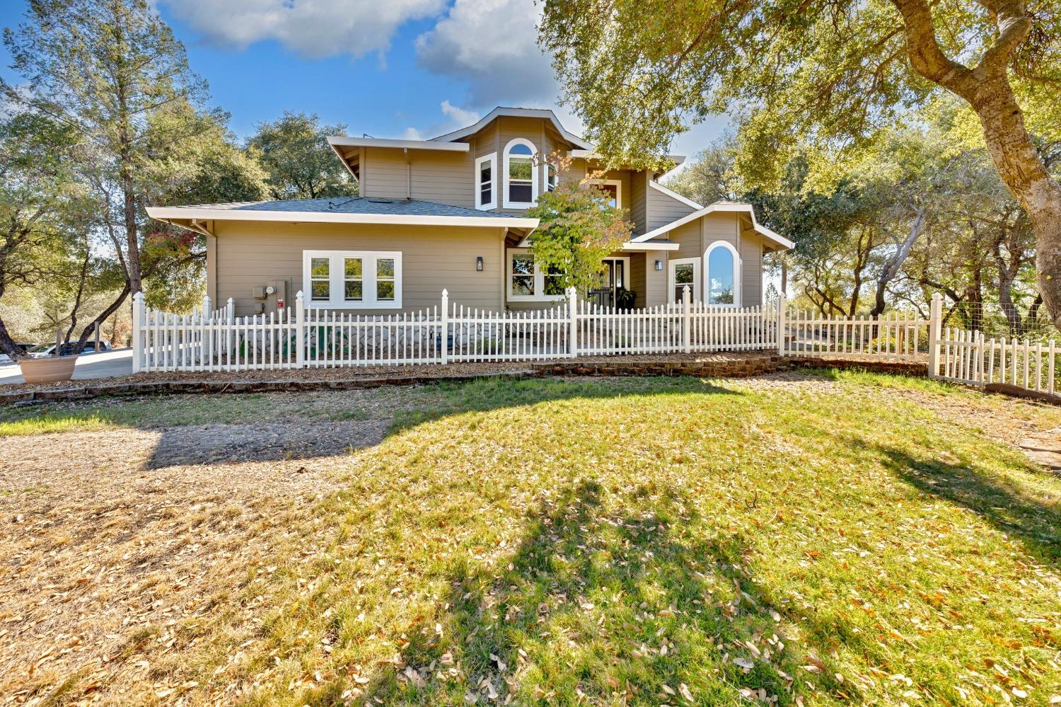 Detail Gallery Image 1 of 79 For 2188 American River Trl, Cool,  CA 95614 - 4 Beds | 2/1 Baths