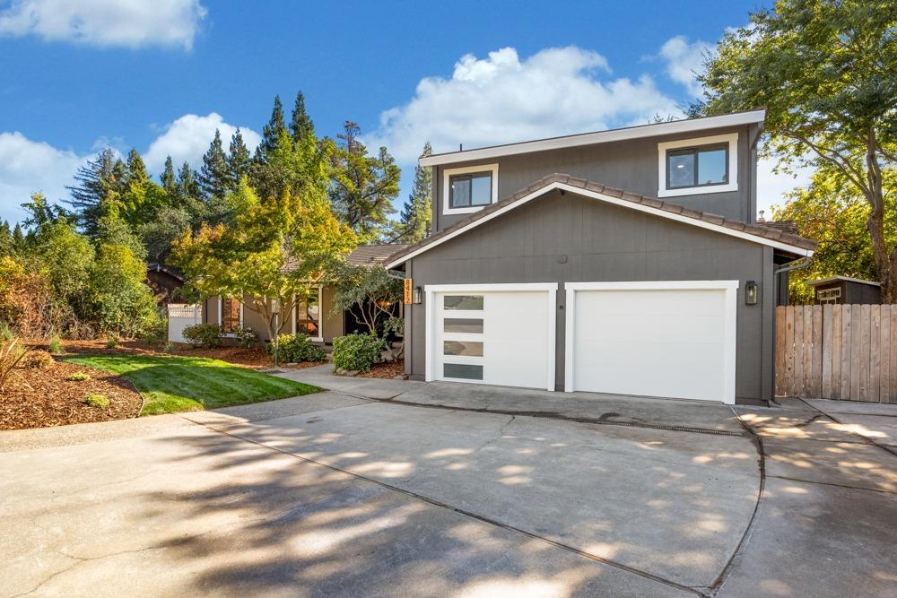 Detail Gallery Image 2 of 61 For 8412 Donahue Ct, Fair Oaks,  CA 95628 - 4 Beds | 3/1 Baths