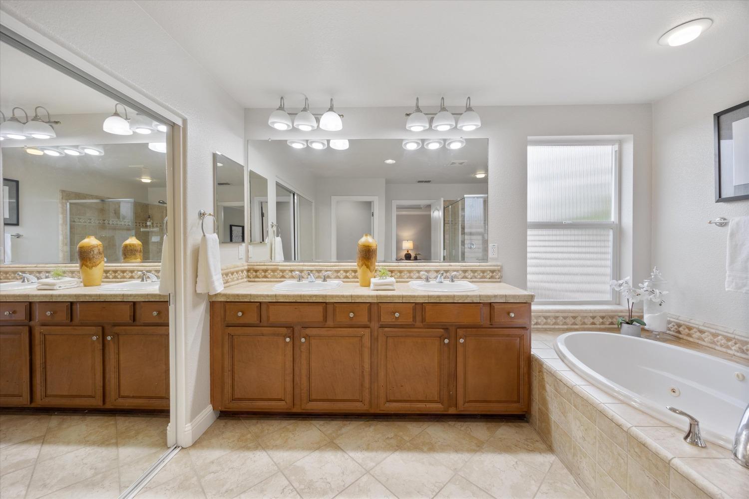 Detail Gallery Image 39 of 58 For 980 Hildebrand Cir, Folsom,  CA 95630 - 4 Beds | 2/1 Baths