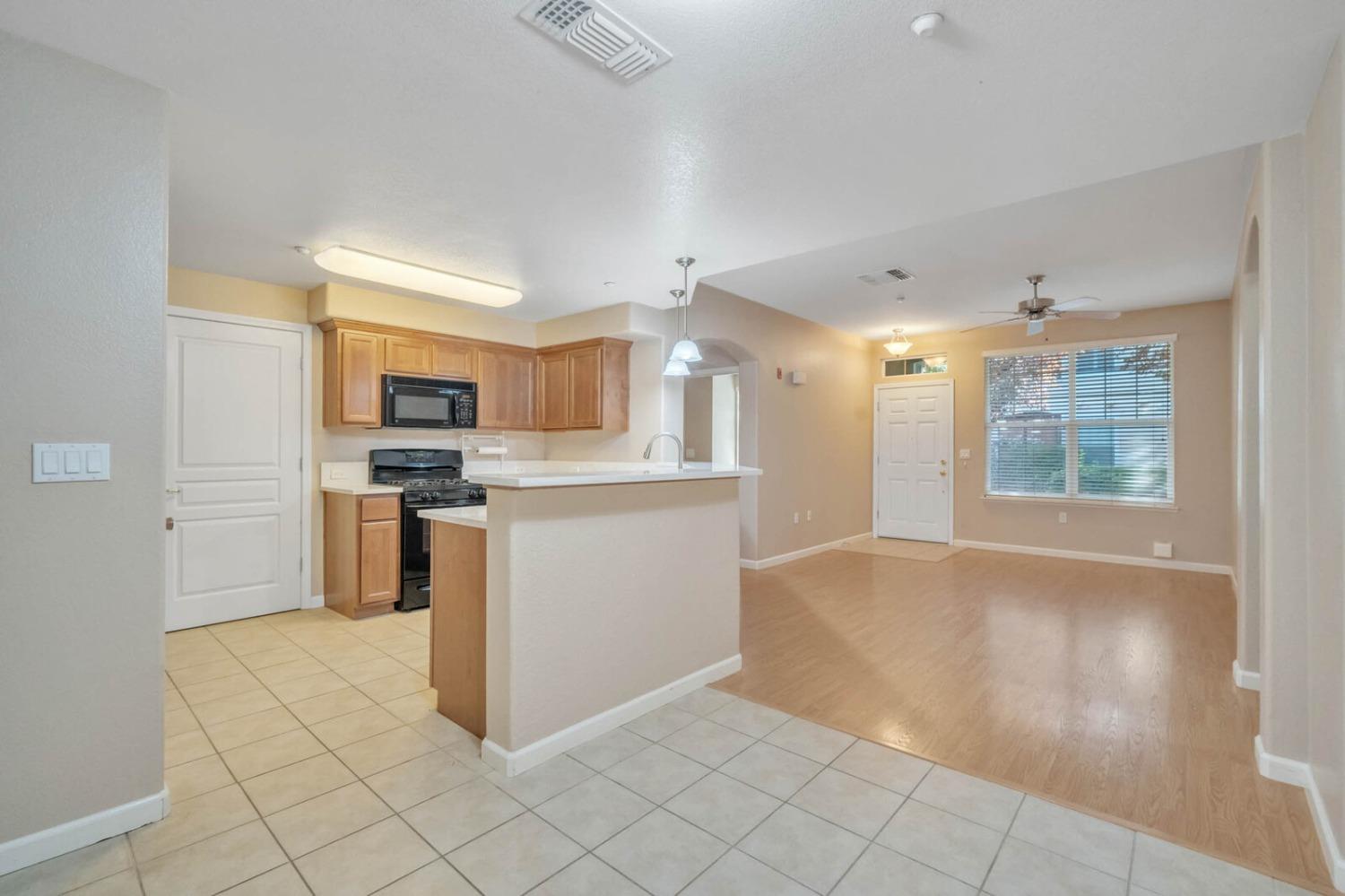 Photo #8: 224115093 Listing 