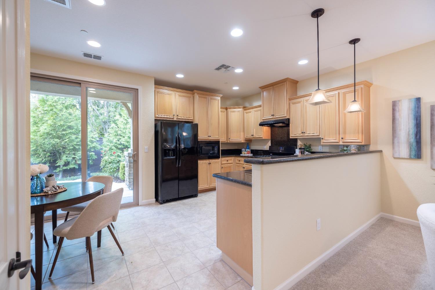 Detail Gallery Image 11 of 28 For 1257 Volonne Dr, Roseville,  CA 95747 - 2 Beds | 2 Baths