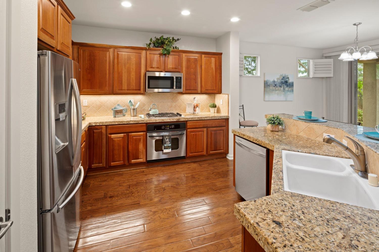 Detail Gallery Image 8 of 37 For 205 Farallon Ct, Lincoln,  CA 95648 - 2 Beds | 2 Baths