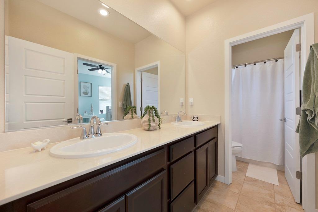 Detail Gallery Image 28 of 56 For 3245 Forney Way, Sacramento,  CA 95816 - 3 Beds | 2 Baths