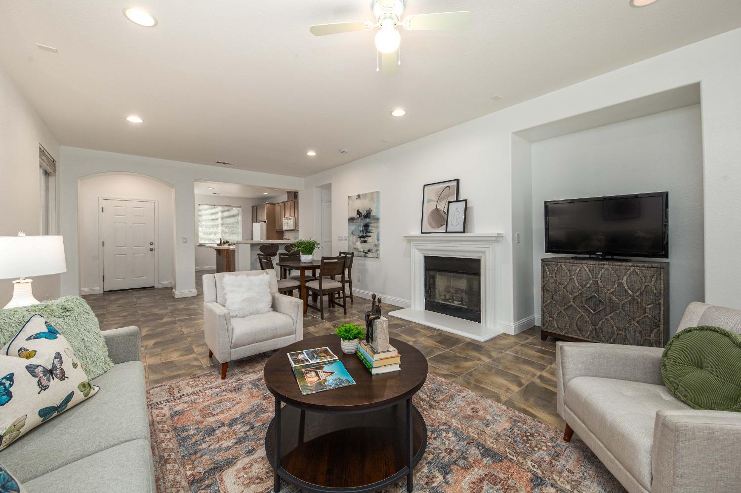 Detail Gallery Image 12 of 50 For 948 Monarch Ct, Manteca,  CA 95337 - 3 Beds | 2 Baths