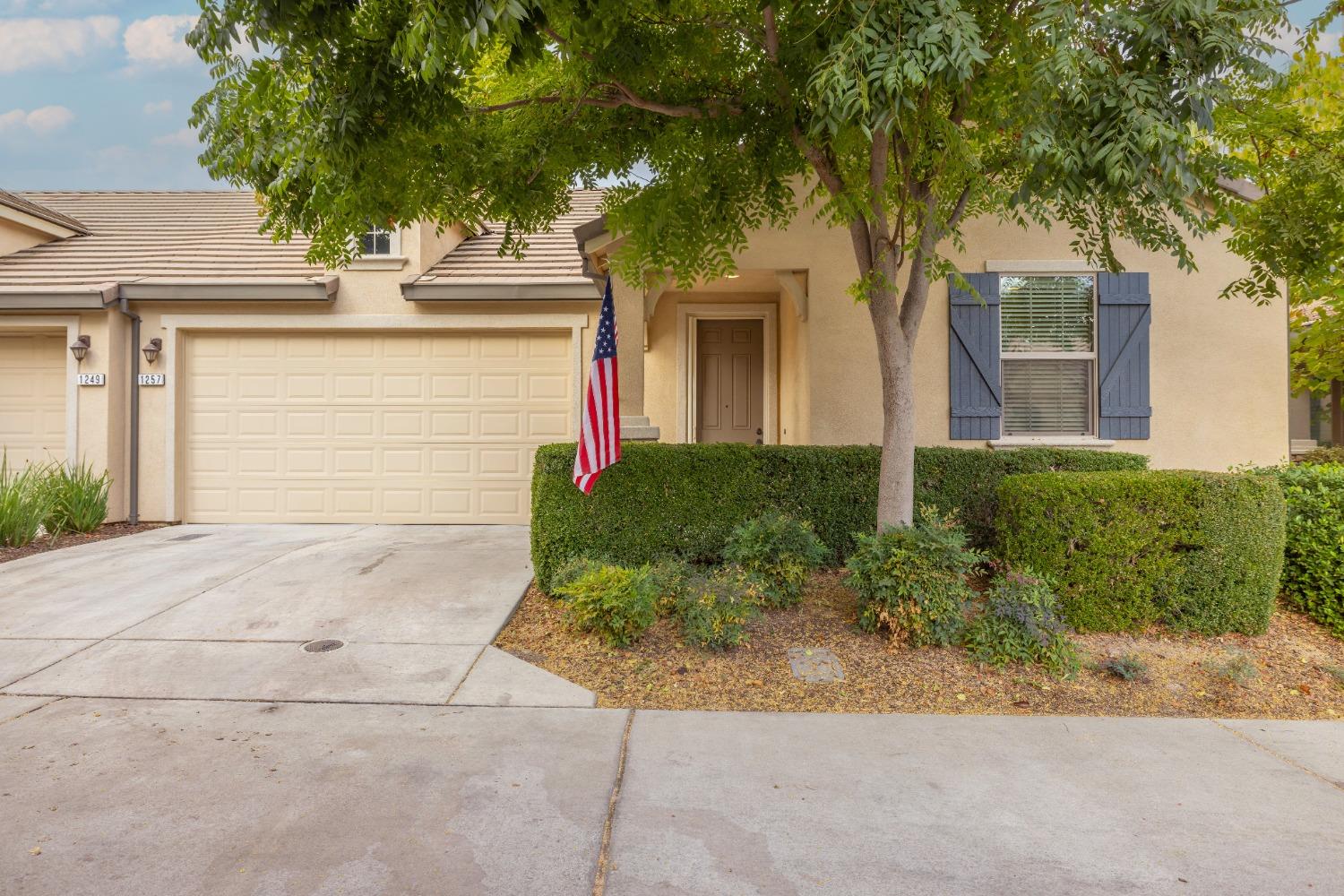 Detail Gallery Image 1 of 28 For 1257 Volonne Dr, Roseville,  CA 95747 - 2 Beds | 2 Baths