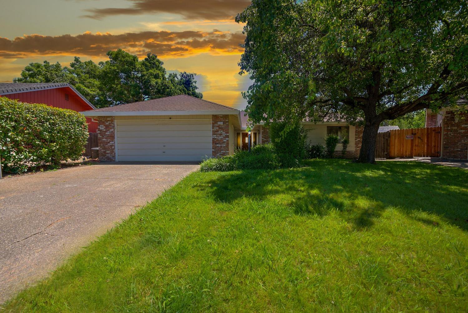 Detail Gallery Image 1 of 32 For 1314 Wendy Ct, Roseville,  CA 95661 - 3 Beds | 1/1 Baths