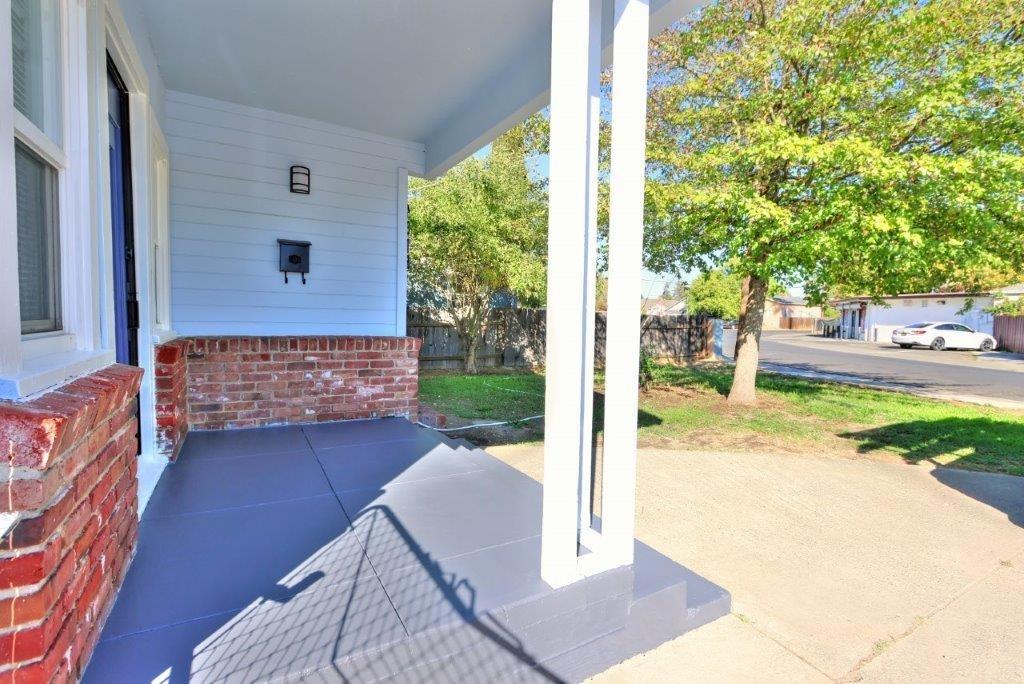 Detail Gallery Image 7 of 45 For 4016 W Nichols Ave, Sacramento,  CA 95820 - 2 Beds | 1 Baths