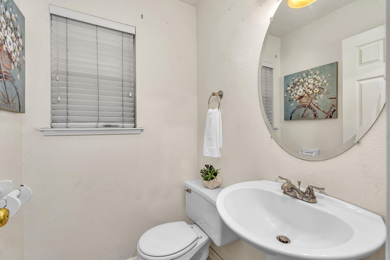 Detail Gallery Image 17 of 46 For 702 Harlequin Ct, Los Banos,  CA 93635 - 4 Beds | 2/1 Baths