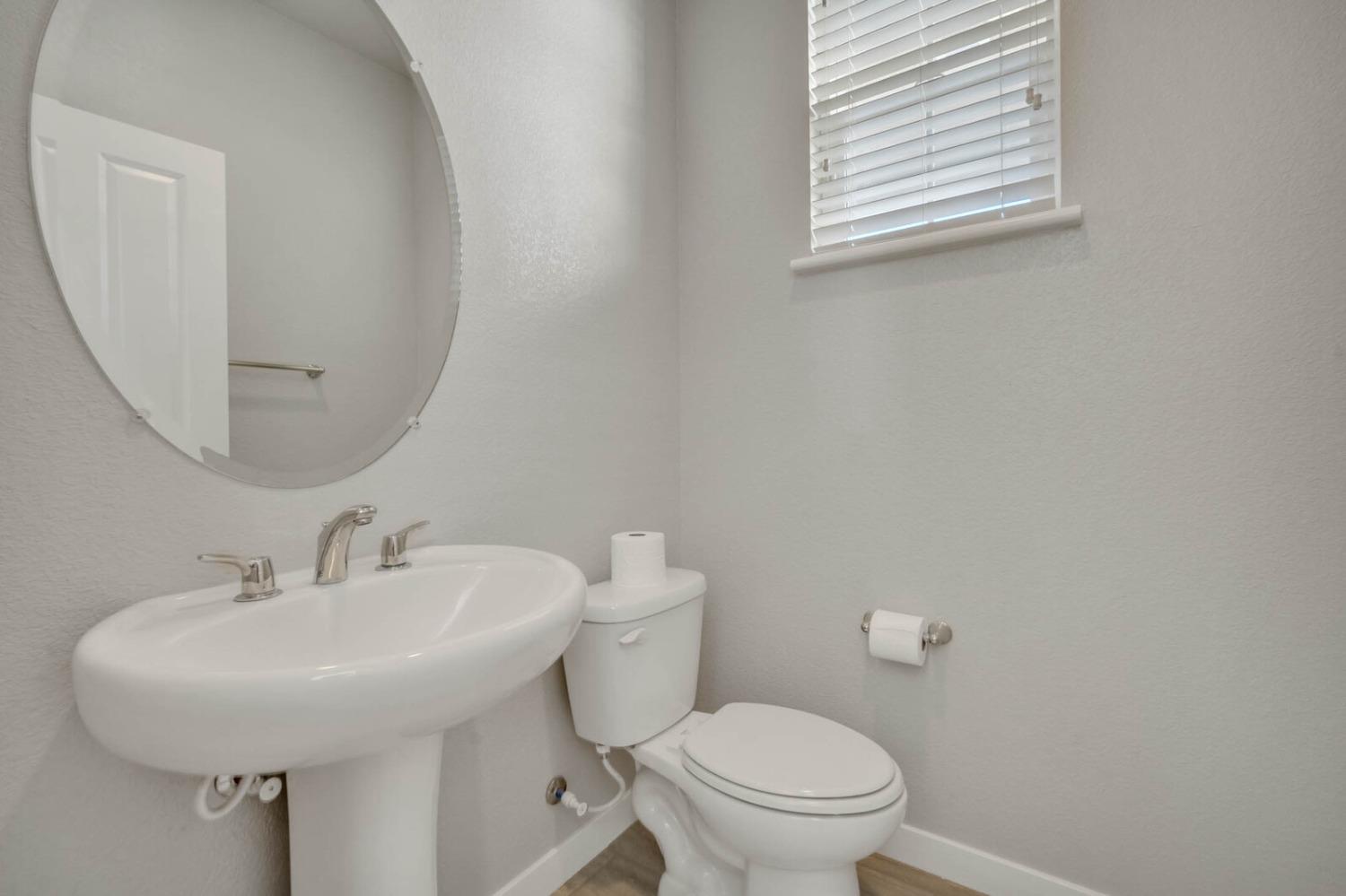 Detail Gallery Image 22 of 40 For 3024 Ivy Creek Ln, Roseville,  CA 95747 - 3 Beds | 2/1 Baths