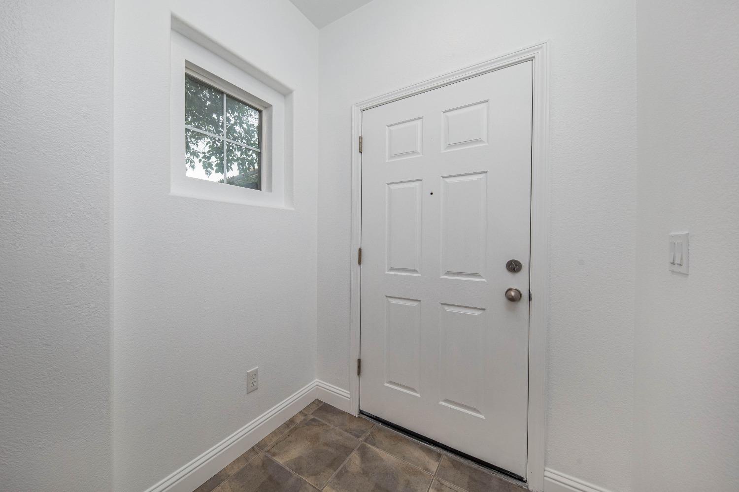 Detail Gallery Image 7 of 50 For 948 Monarch Ct, Manteca,  CA 95337 - 3 Beds | 2 Baths