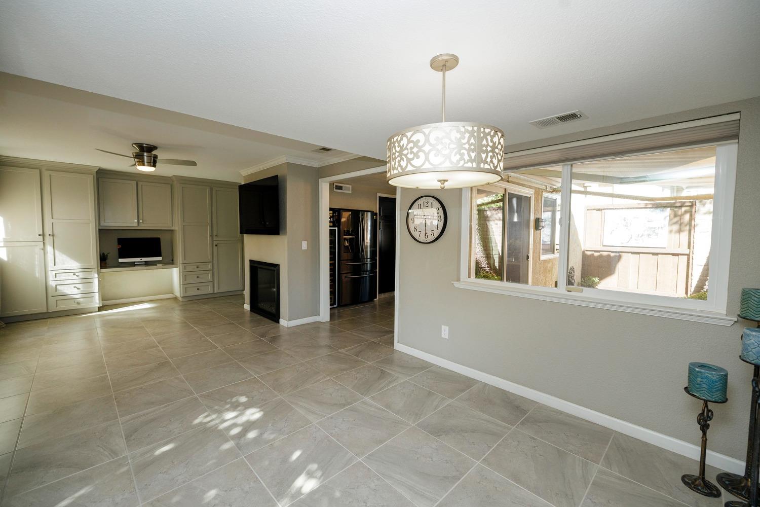 Detail Gallery Image 13 of 53 For 1102 Fawndale Ct, Modesto,  CA 95356 - 2 Beds | 2/1 Baths