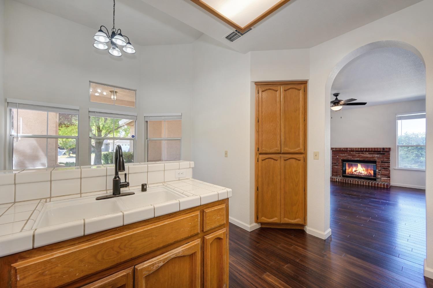 Detail Gallery Image 8 of 33 For 108 Tyrell Ct, Folsom,  CA 95630 - 3 Beds | 2 Baths