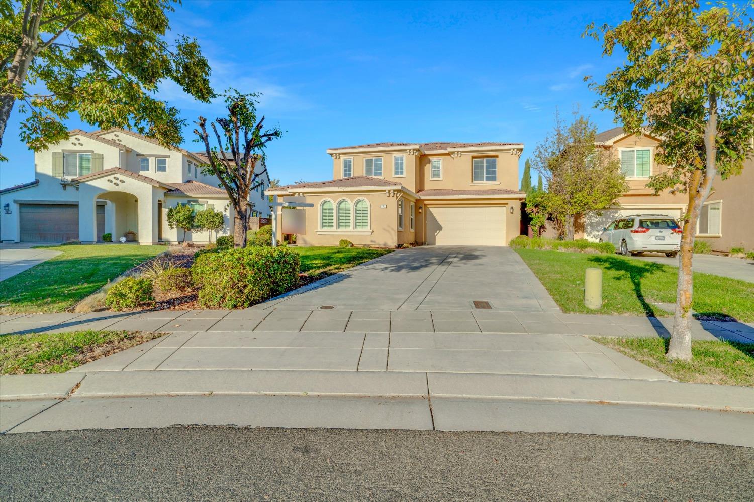 Detail Gallery Image 2 of 52 For 771 W Pergola Way, Mountain House,  CA 95391 - 5 Beds | 3/1 Baths