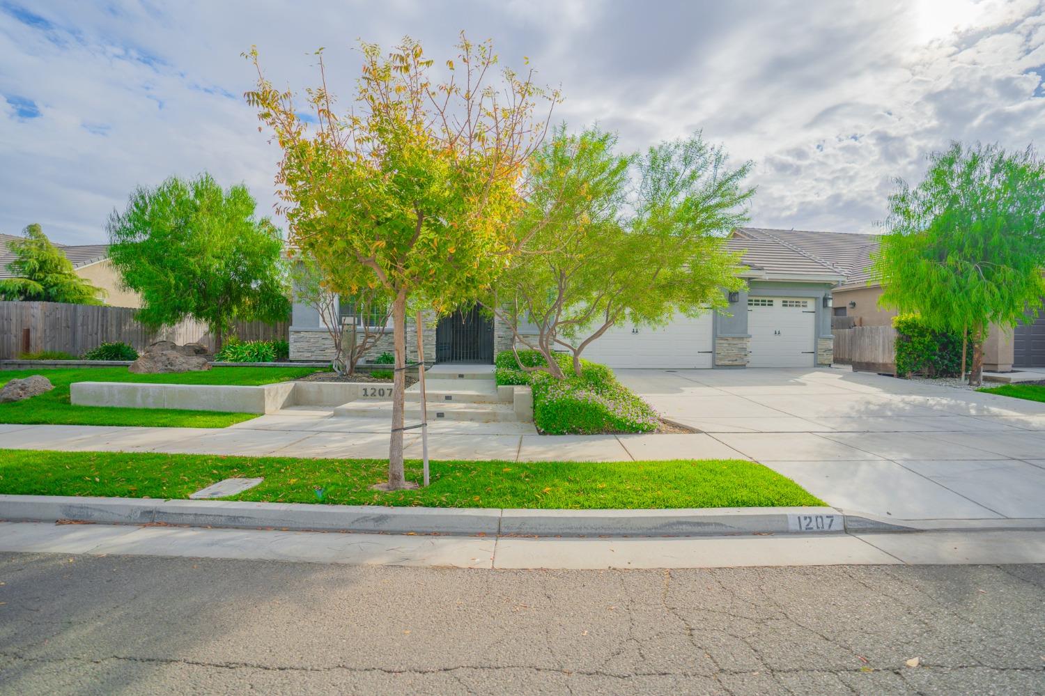 Detail Gallery Image 9 of 82 For 1207 Turquoise Ct, Los Banos,  CA 93635 - 4 Beds | 2 Baths