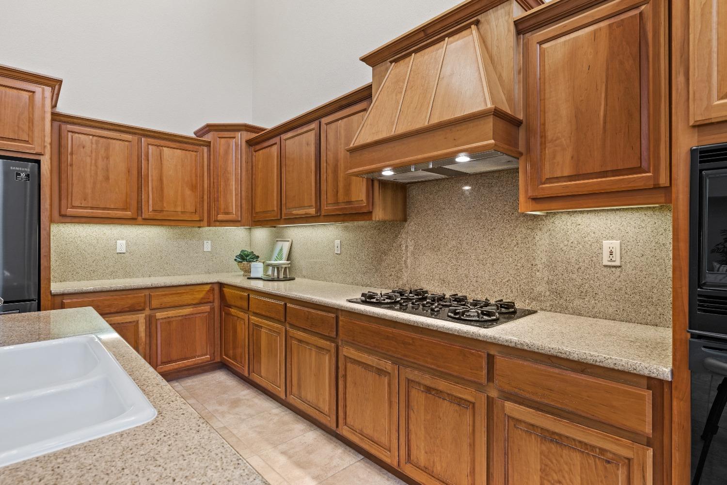 Detail Gallery Image 12 of 50 For 622 Ruscello Ct, El Dorado Hills,  CA 95762 - 4 Beds | 2/1 Baths