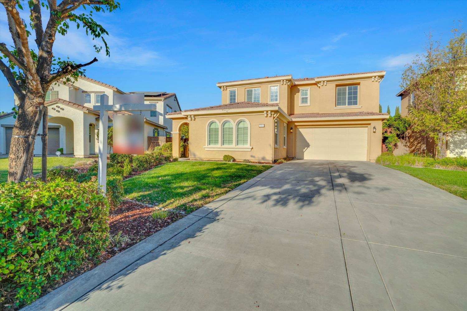 Detail Gallery Image 3 of 52 For 771 W Pergola Way, Mountain House,  CA 95391 - 5 Beds | 3/1 Baths