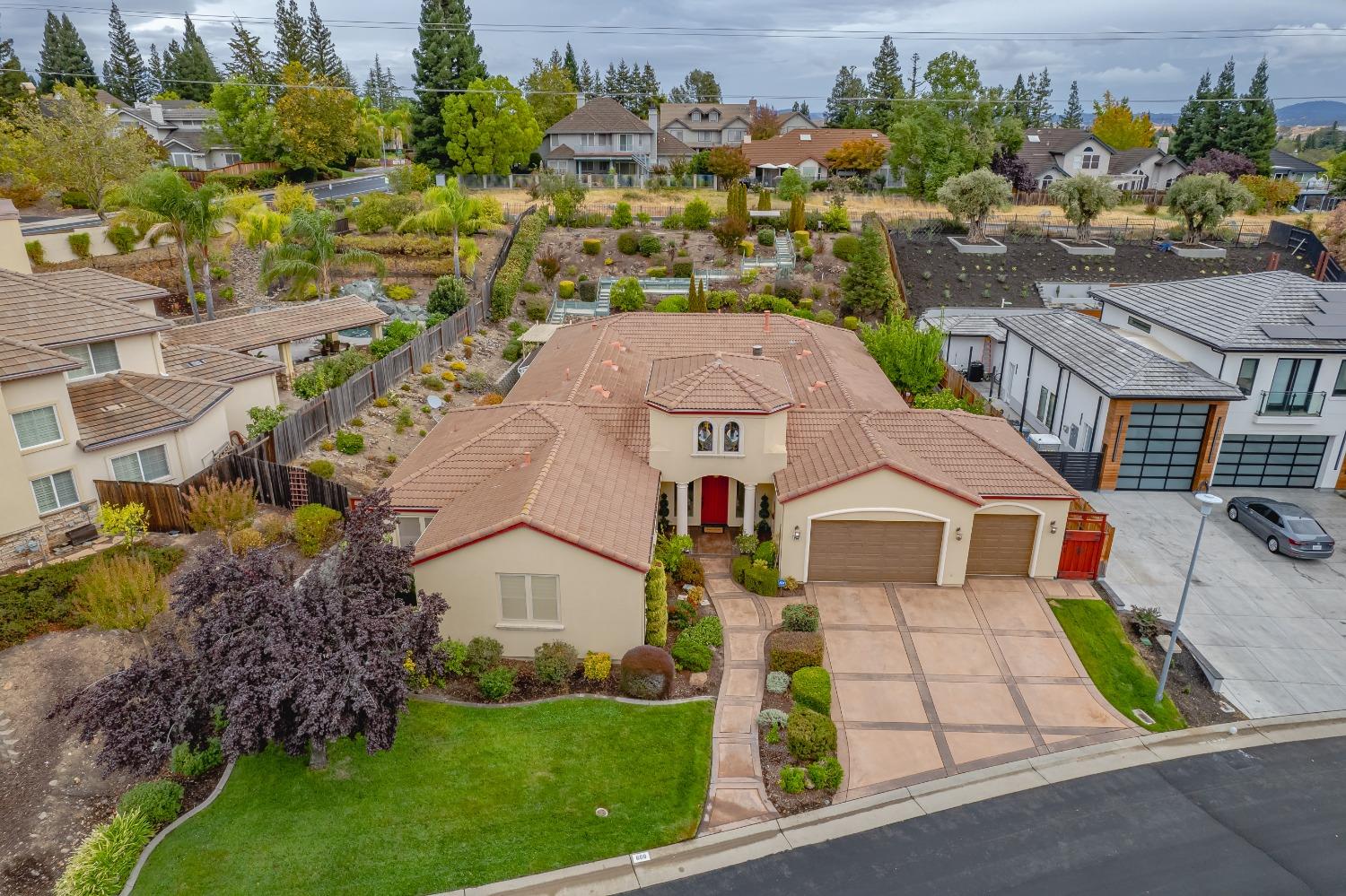 Detail Gallery Image 3 of 71 For 608 Landrise Ct, Folsom,  CA 95630 - 4 Beds | 3/1 Baths