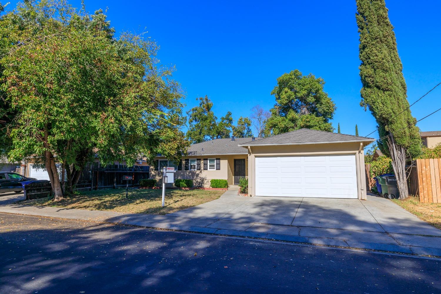 Detail Gallery Image 2 of 51 For 1709 Barbara Way, Modesto,  CA 95350 - 3 Beds | 2 Baths