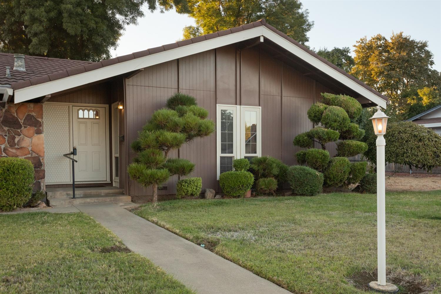 Detail Gallery Image 2 of 35 For 1489 Jones Rd, Yuba City,  CA 95991 - 4 Beds | 2 Baths