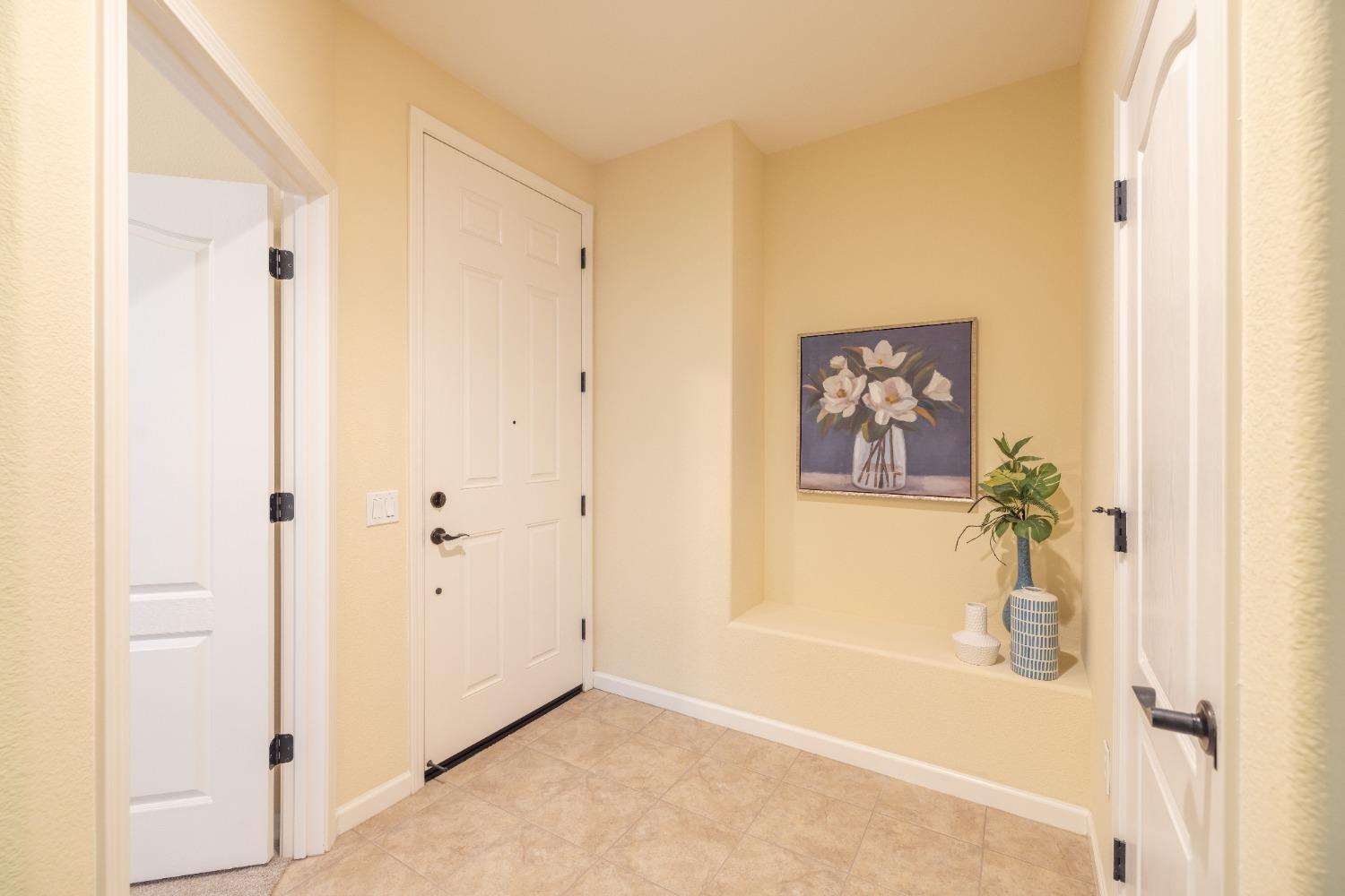 Detail Gallery Image 4 of 28 For 1257 Volonne Dr, Roseville,  CA 95747 - 2 Beds | 2 Baths