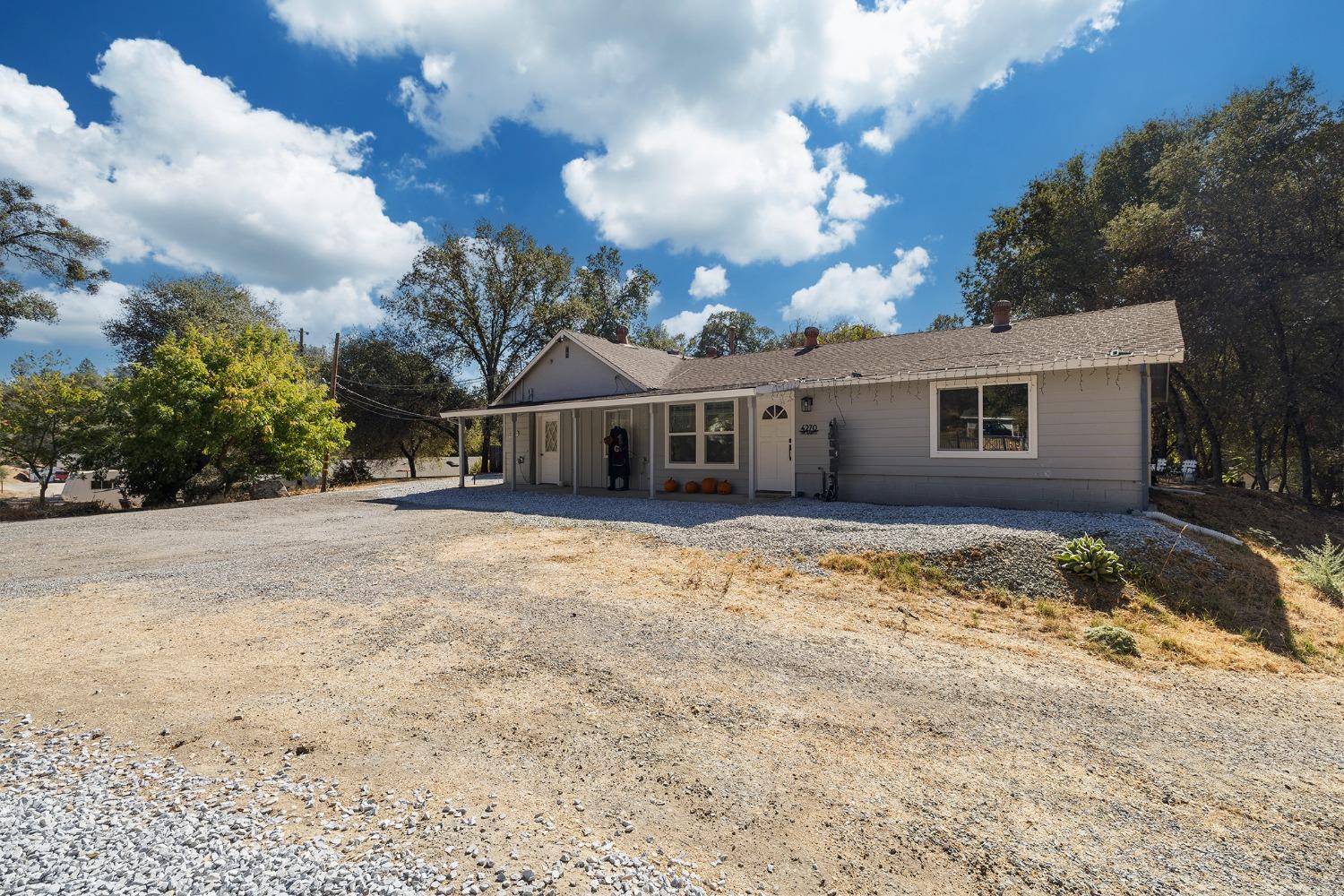 Detail Gallery Image 4 of 34 For 4270 El Dorado Rd, Placerville,  CA 95667 - 4 Beds | 2 Baths