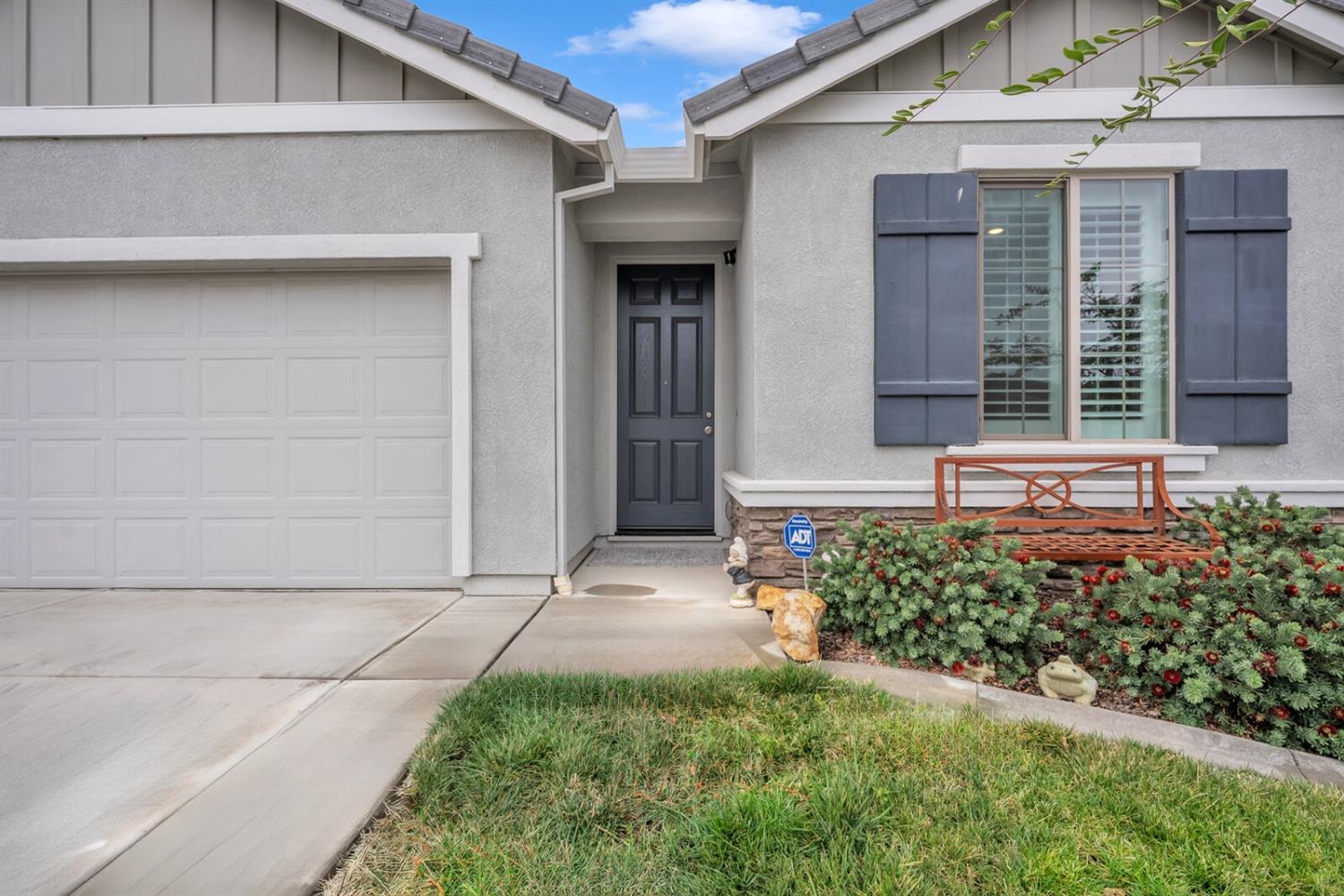 Detail Gallery Image 5 of 31 For 108 Le Bourget Cir, Lincoln,  CA 95648 - 3 Beds | 2 Baths