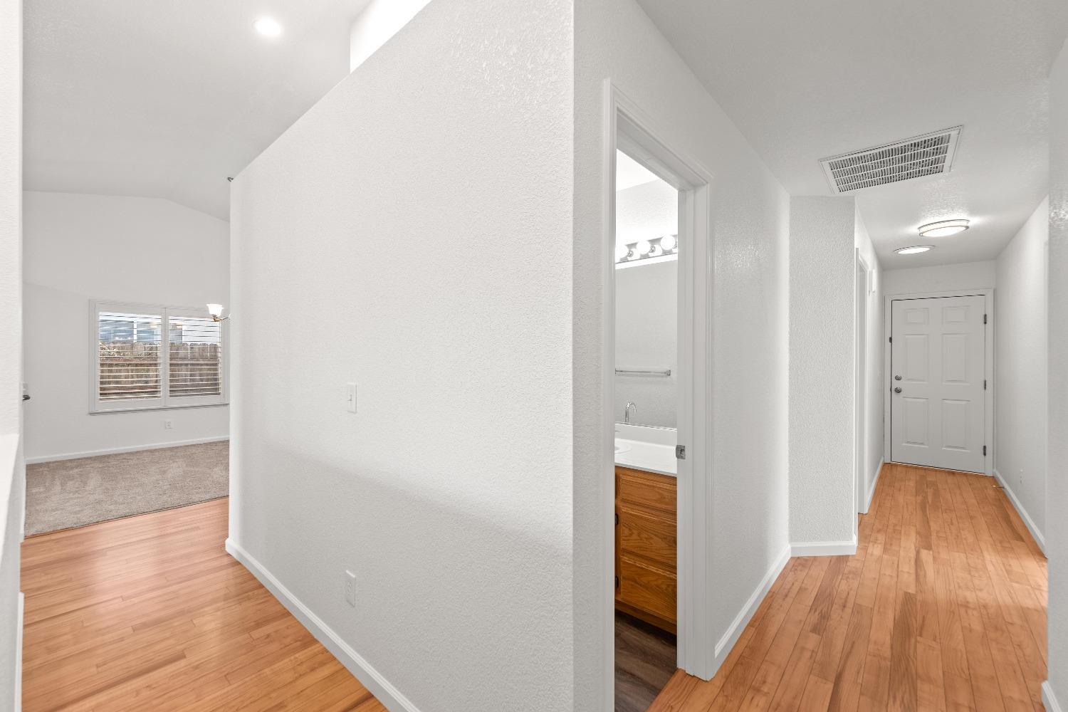 Detail Gallery Image 19 of 41 For 773 E Essex St, Stockton,  CA 95204 - 3 Beds | 2 Baths