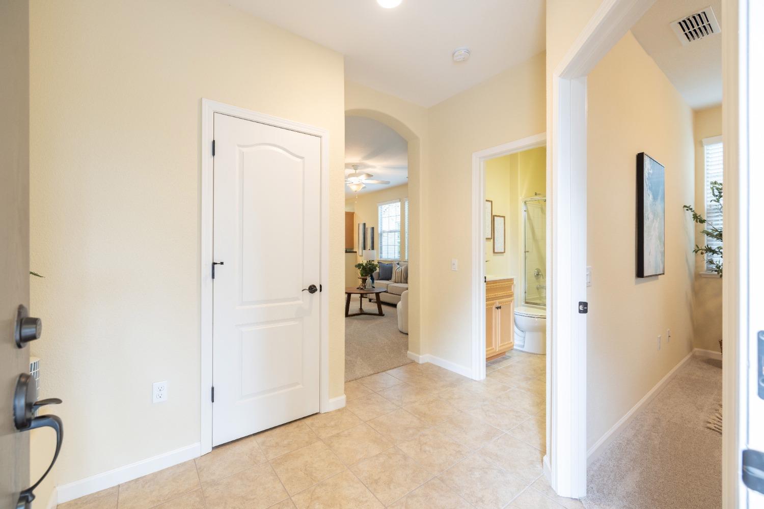 Detail Gallery Image 3 of 28 For 1257 Volonne Dr, Roseville,  CA 95747 - 2 Beds | 2 Baths