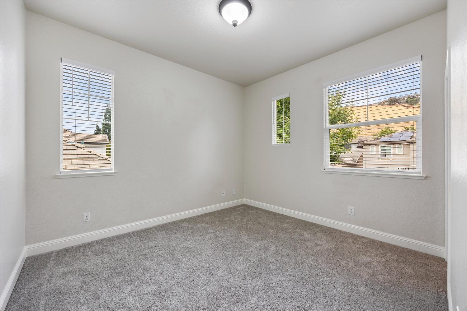 Detail Gallery Image 46 of 58 For 980 Hildebrand Cir, Folsom,  CA 95630 - 4 Beds | 2/1 Baths